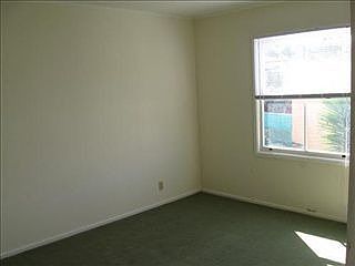 5th image of 10 Stoneybrook Ave