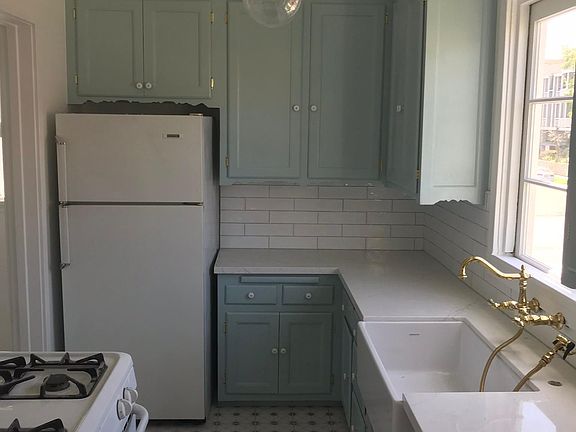 Beautiful original detailed cabinets 1930's LA charm