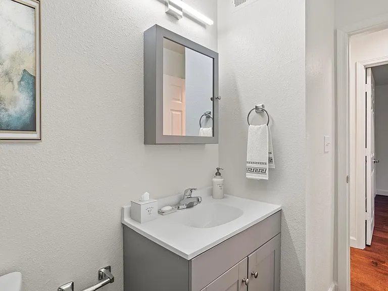 Green Door Apartments — Photo 106