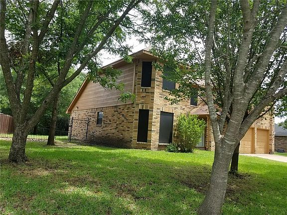 4th image of 1636 Riverway Dr