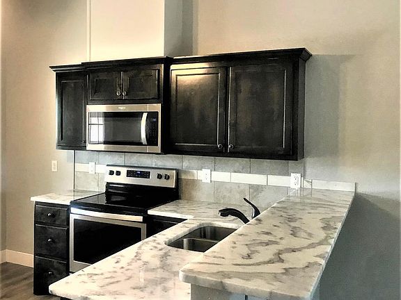 2nd image of 426 W Avenue X