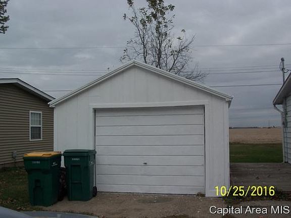 3rd image of 1165 Garden Ln
