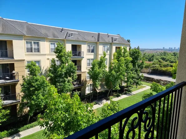 2434 Watermarke Pl, Irvine, CA