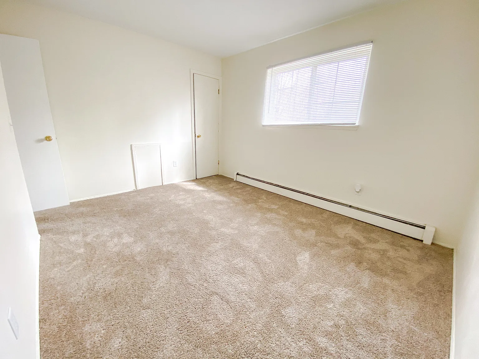 Evergreen Village Apartments & Townhouses — Photo 2
