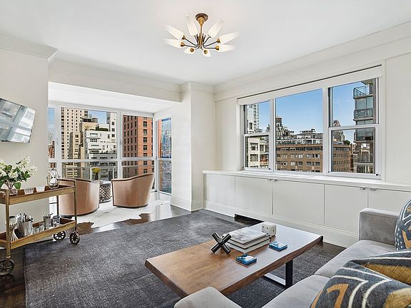 3rd image of 150 E 69th St APT 16J