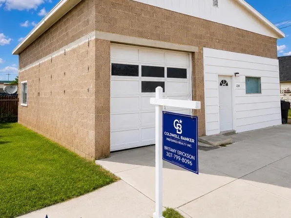 224 4th St, Evanston, WY 82930