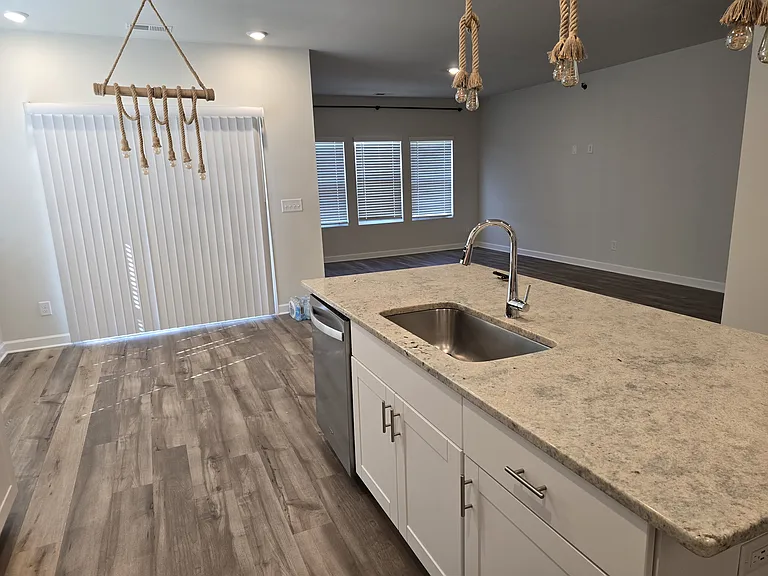 3301 Plum Dr — Photo 25