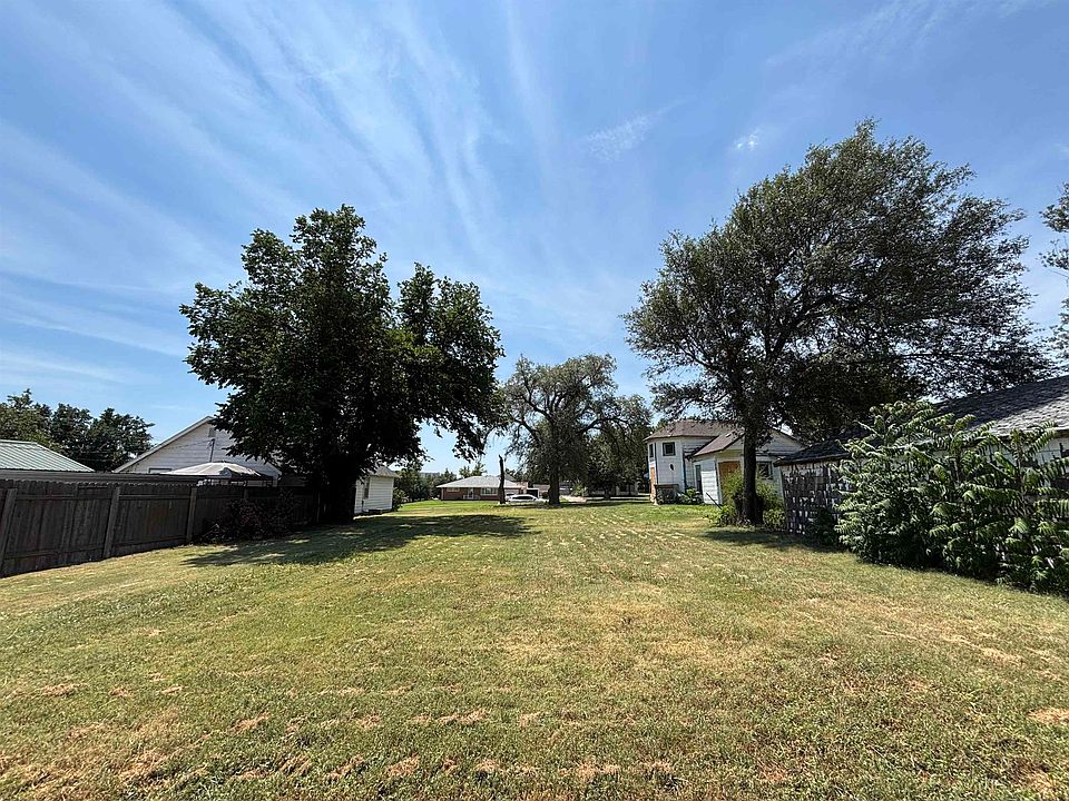 2nd image of 306 W 10th St