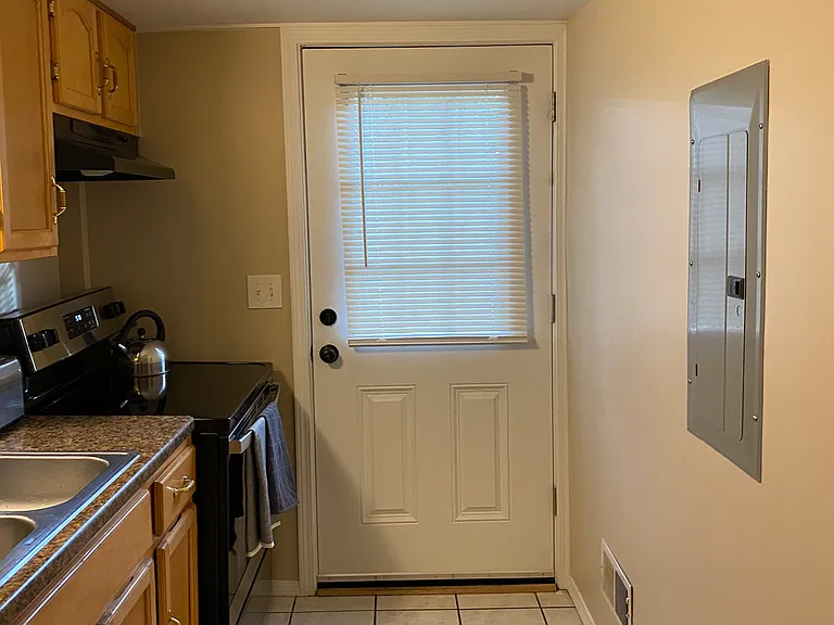 527 Stonewood Ave — Photo 6