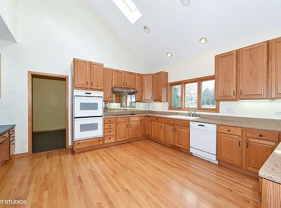4th image of 8129 Hess Ave
