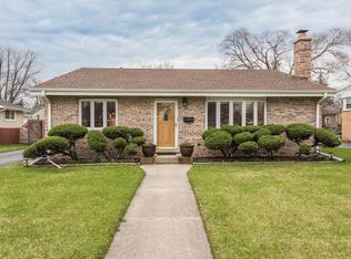 15W452 Grand Pl, Elmhurst, IL 60126