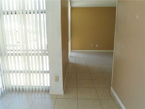 4th image of 200 172nd St APT 401