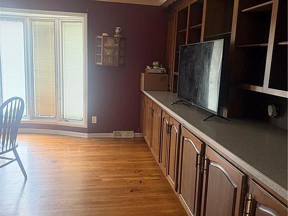 5th image of 2611 Parallel Ave