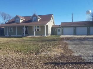 252 N Greenup St, Ashley, IL 62808