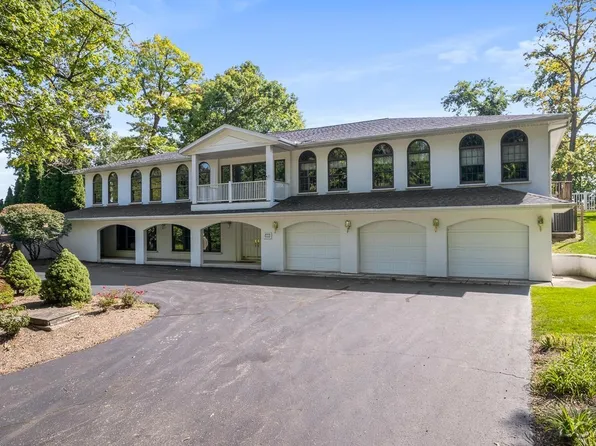 5032 Sand Lake Dr, Onsted, MI 49265