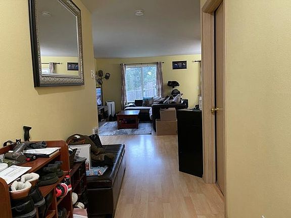 3rd image of 201 Milton Way Unit A
