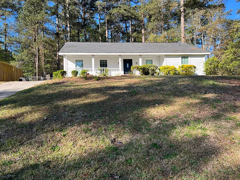 351 Paces Ferry Rd — Photo 1