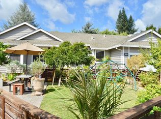 1916 Eversley Pl, Santa Rosa, CA 95403