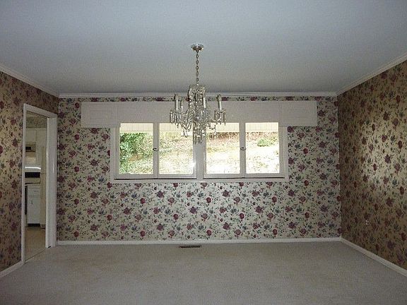 5th image of 1272 Lakeview Dr
