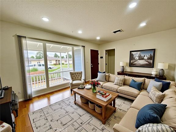 4th image of 11144 Dicky St