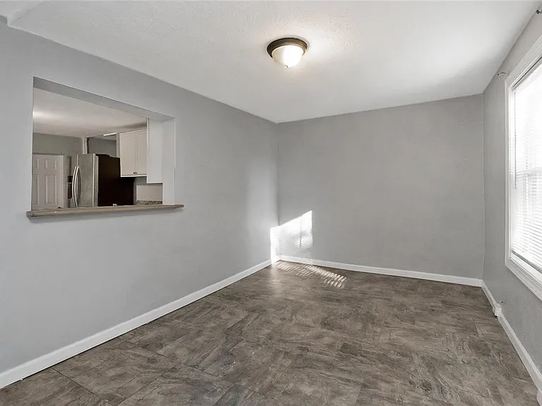 423 N Bellevue St — Photo 3
