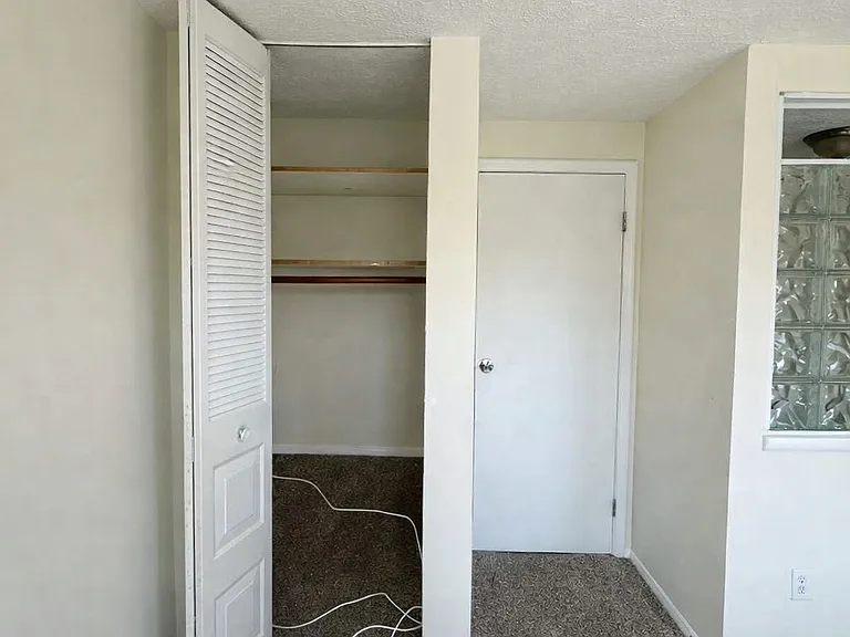 9432 Lexington Cir #G — Photo 12