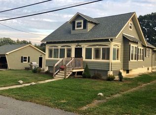 27 E Barrows St, Cumberland, RI 02864