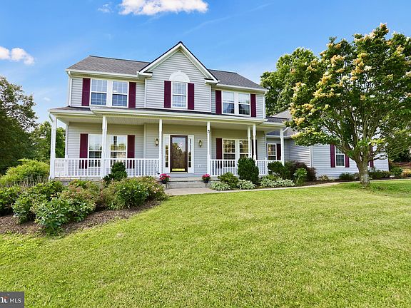 2nd image of 77 Bayberry Ct