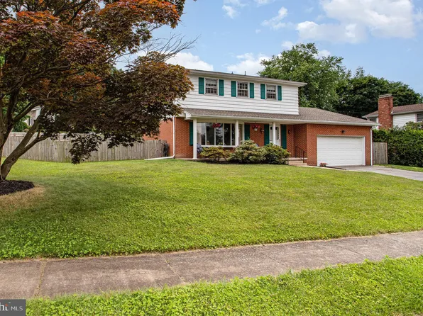 2990 Beacon Rd, York, PA 17402