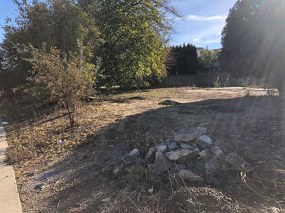 2nd image of 1546 Hutchison Valley Dr
