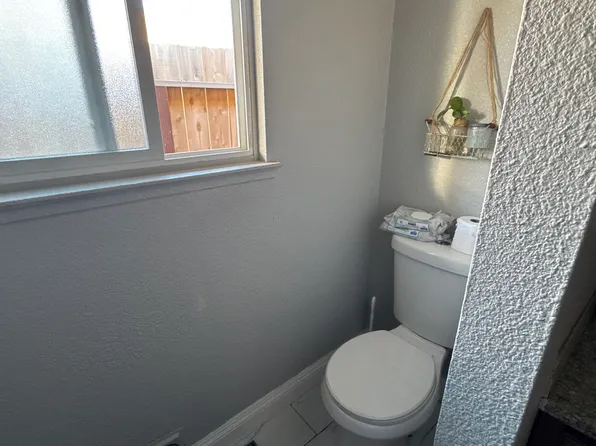 1330 Edwards Dr, Turlock, CA 95380