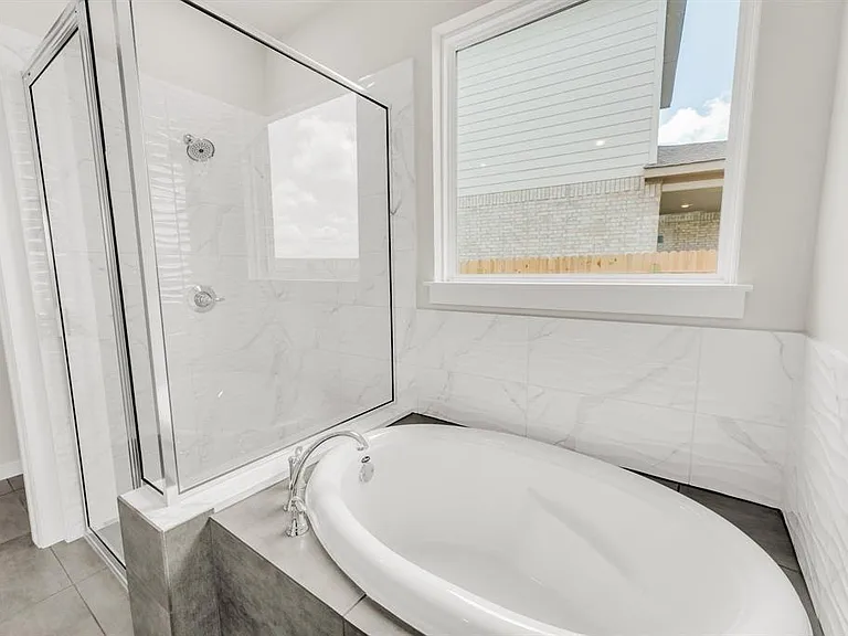 324 Amista Dr — Photo 20