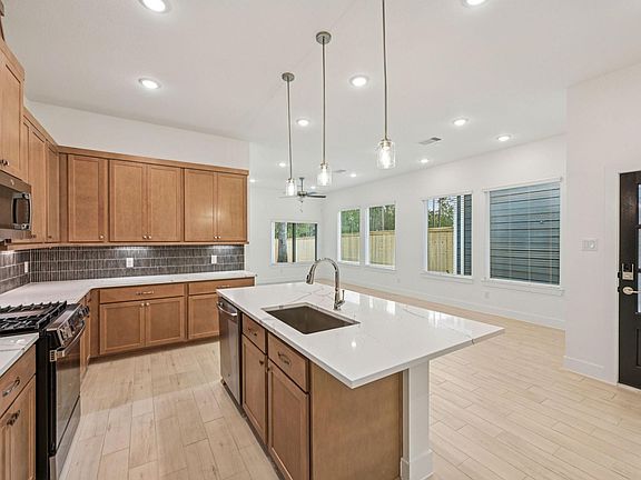 7th image of this home