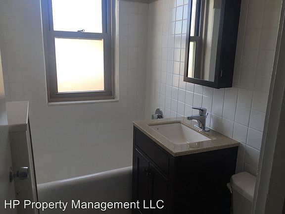 3rd image of 5125 S Kenwood Ave APT 505