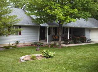 7 Purdom Dr, Bethany, IL 61914