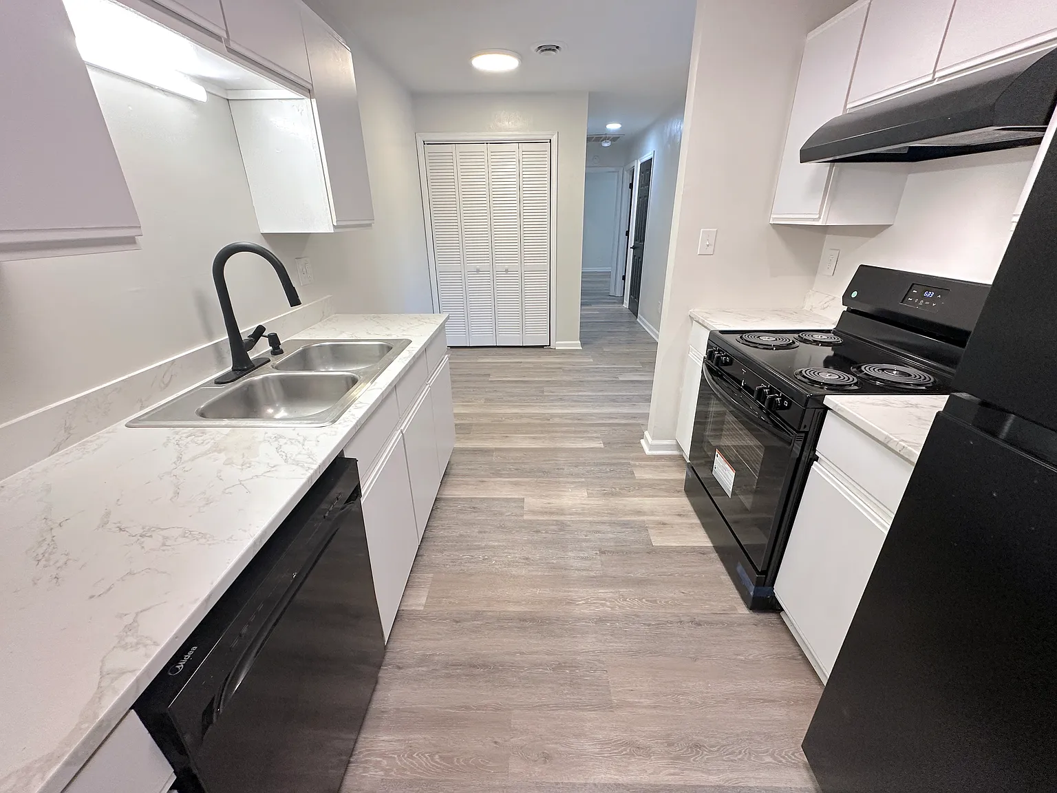 2 bed, 1.5 bath, 1005 sqft, $1,335 — Photo 1
