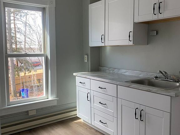 4th image of 803 Mulberry Ave #B