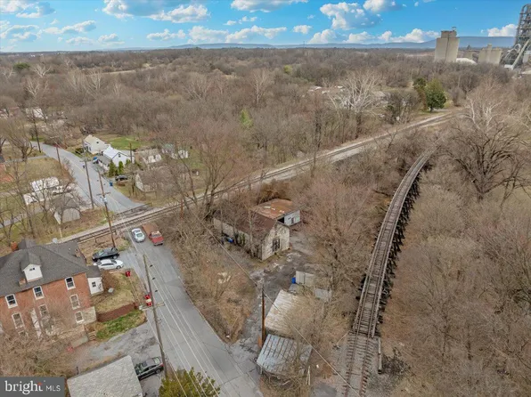 486 Antietam Dr, Hagerstown, MD 21742