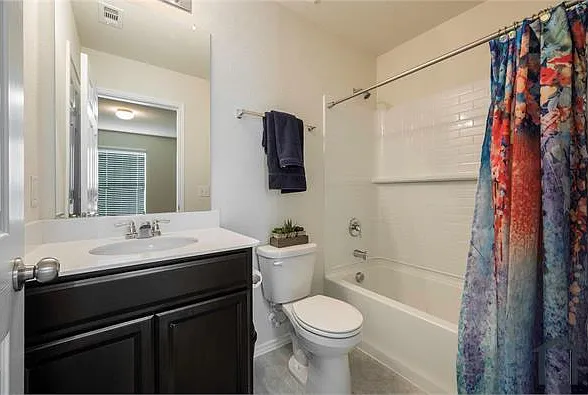 1109 Ainsley Ln — Photo 21