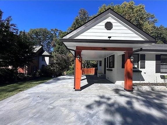 2nd image of 302 Old Ivy Rd NE