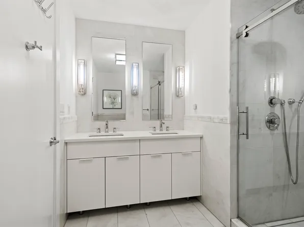 9 Avenue At Port Imperial image 18 of 34