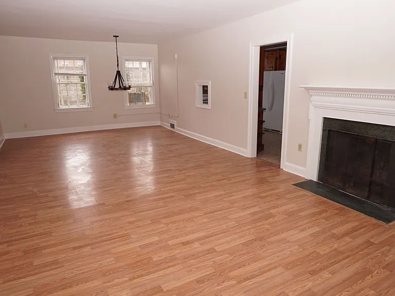 14 Tallman St — Photo 8
