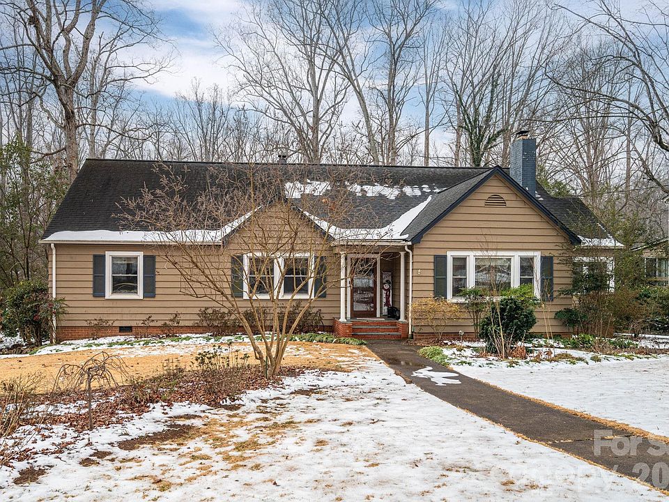 1st image of 102 Hillside Dr