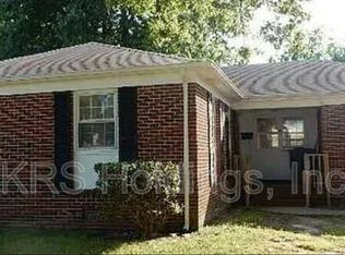 16 Holiday Dr, Hampton, VA 23669