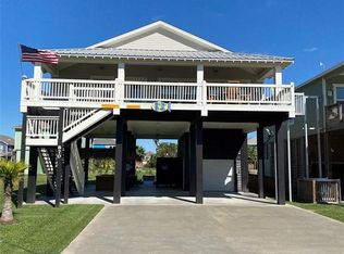 870 Palmetto Dr, Crystal Beach, TX 77650
