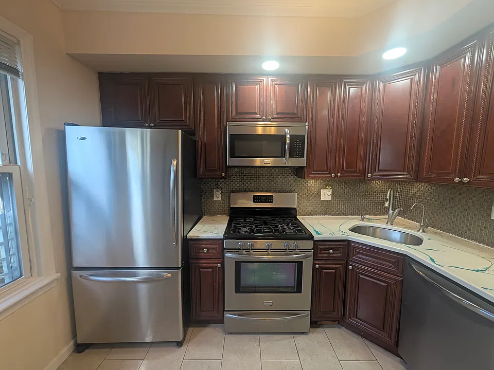343 Union St #2