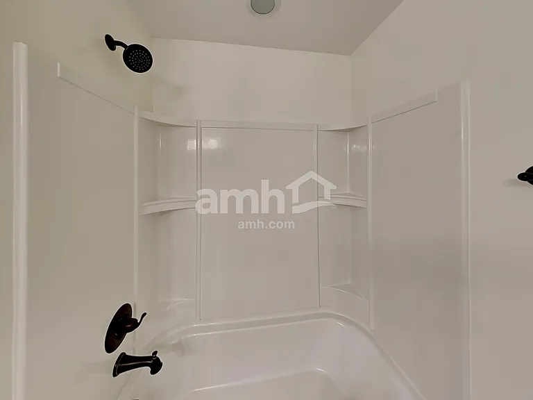 2215 Ambergate Dr — Photo 16