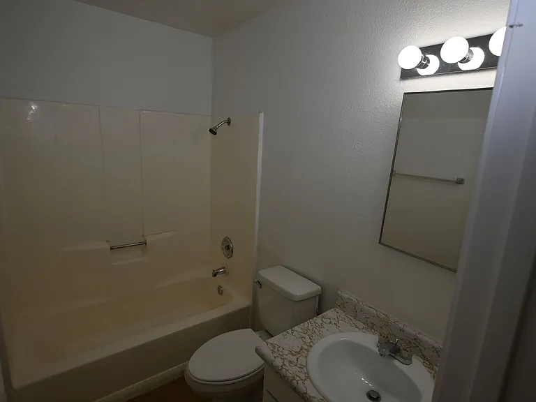 302 Eastminister Ct #A — Photo 13