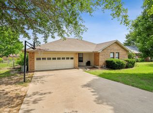 3923 Country Meadows Rd, Granbury, TX 76049