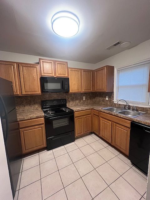 1st image of 4 Commercial Row #4B